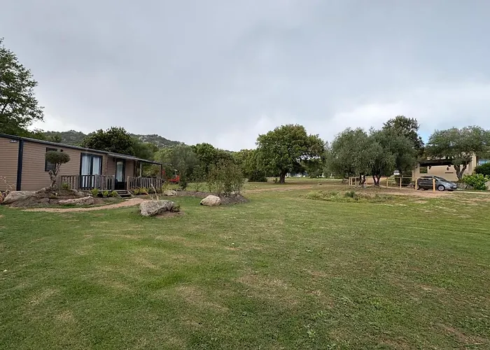 De Charme Pres De Santa Giulia 木屋 *