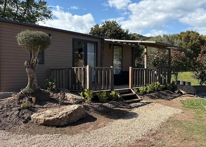 De Charme Pres De Santa Giulia 木屋 *